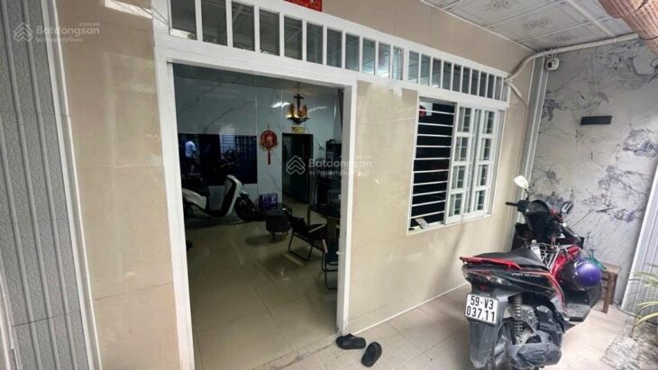 Bán nhà hẻm 64m2 full hồng 3PN, không lộ giới, không quy hoạch, giá đầu tư