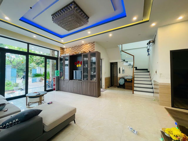 BÁN BIỆT THỰ 2 TẦNG, DT250M2 – KHU ĐÔ THỊ GOLDEN HILL, CẠNH NGUYỄN TẤT THÀNH – CHỈ 6.25 TỶ