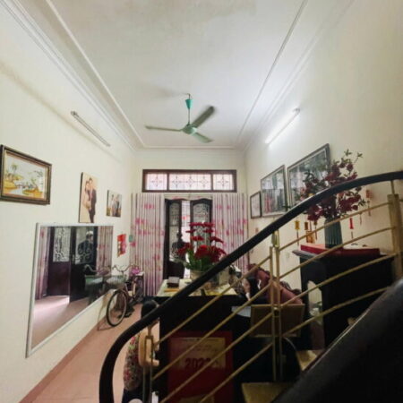 Chính chủ bán gấp nhà ngõ rộng nông, kinh doanh, ngõ 69 Quan Nhân; DT: 47m2, 4 tầng. 8,45 tỷ.