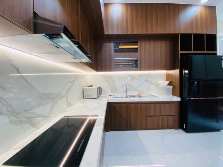 Bán nhà mặt phố Q.9, Thủ Đức, 147m², 4 tầng, 6PN, 15.4 tỷ, sổ hồng