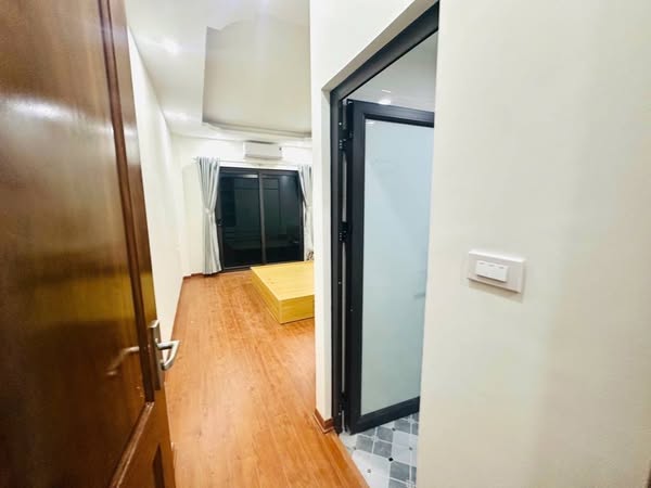 Bán nhà mới đẹp Kim Chung – Hoài Đức, 34m x 5T, mặt ngõ thông ô tô, kinh doanh. Giá chỉ 3.95 tỷ