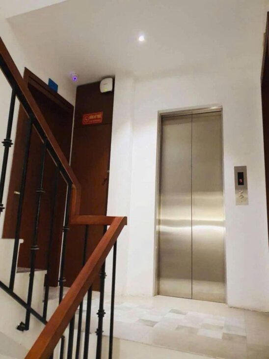 toà nhà Apartment Ngọc Thuỵ, 114m x 7 tầng, mặt tiền 5.7m, 8 căn hộ cao cấp, dòng tiền 1 tỷ/năm