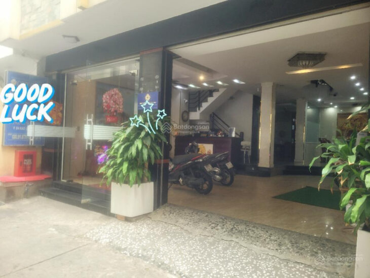 Bán KS Nguyễn Thị Minh Khai, Q1 123m2, 21PN, ngang 8m, dòng tiền 200tr/th