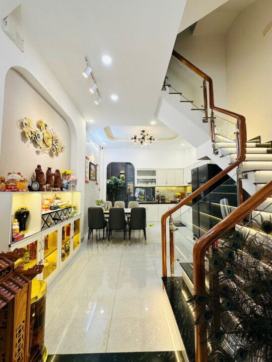 Bán nhà hẻm xe hơi né nhau, cách thạnh xuân 13, 30m2, phường thạnh xuân q12, nhà thông thoáng sạch