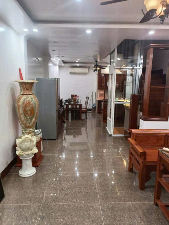 Nhà phân lô – Cầu Giấy – Ô tô – Thang máy – Kinh doanh – 40m – 5 Tầng – 12 tỉ.