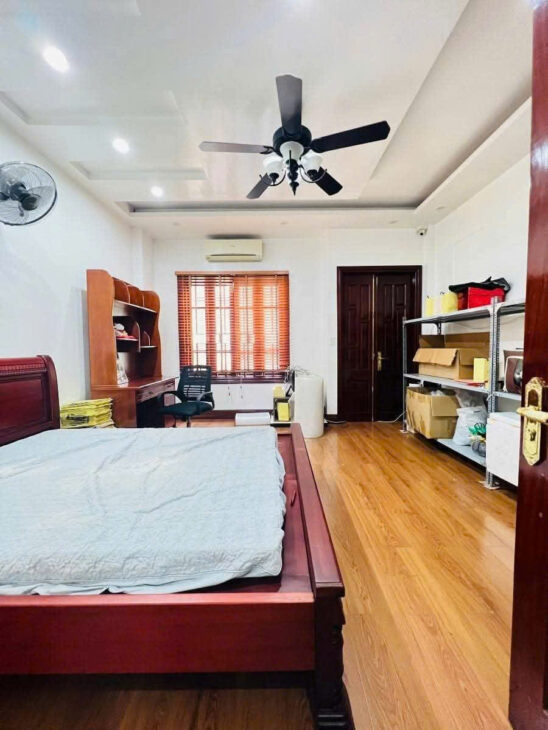 Nhà phân lô – Cầu Giấy – Ô tô – Thang máy – Kinh doanh – 40m – 5 Tầng – 12 tỉ.
