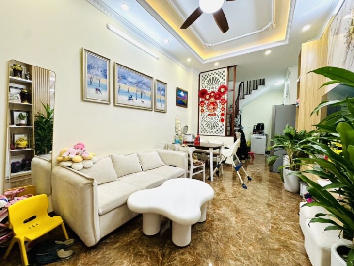 Bán nhà đẹp gần Aeon Mall Long Biên, gần ô tô, nội thất xịn, sổ đẹp , tặng full nội thất