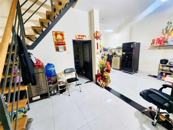 NHÀ ĐẸP NGAY CHỢ TÂN QUY Q7 DT40m2 NGANG KHỦNG 6M50