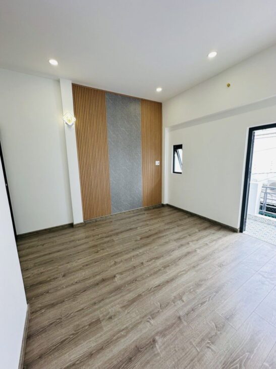 NHÀ MỚI ĐẸP Ở NGAY GẦN MẶT TIỀN TRUNG TÂM P15 TÂN BÌNH, 40M2, 2 TẦNG 2PN, HOÀN CÔNG ĐỦ, TẶNG NỘI