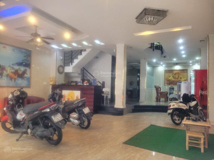 Bán KS Nguyễn Thị Minh Khai, Q1 123m2, 21PN, ngang 8m, dòng tiền 200tr/th