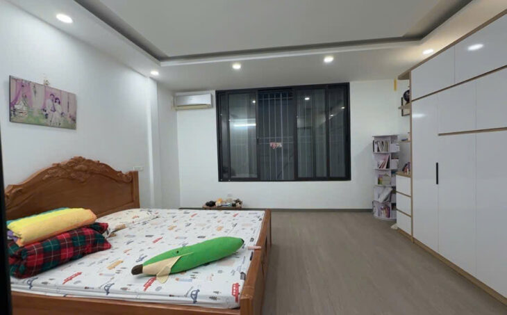 PHỐ NGUYỄN KHANG, NHÀ ĐẸP DÂN XÂY, Ô CHỜ TM, AN SINH ĐỈNH, 5T, 40M2, 7,895 TỶ.