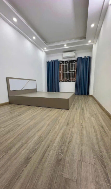 CỰC HIẾM, NHÀ ĐẸP PHỐ NGUYỄN KHANG, NGÕ RỘNG, NHIỀU TIỆN ÍCH – 6.95 TỶ