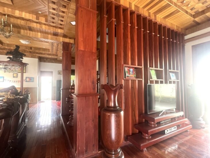 Dĩ An – Biệt thự đơn lập siêu đẹp – Full gỗ quý – 530m² – Giá 23 tỷ – NH định giá 25 tỷ