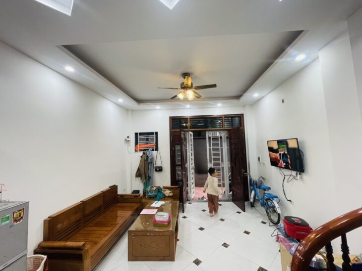Nhà đẹp Xuân Phương 35.2m2-5 tầng, gần phố, Nội thất đẹp ở ngay, 5,5tỷ