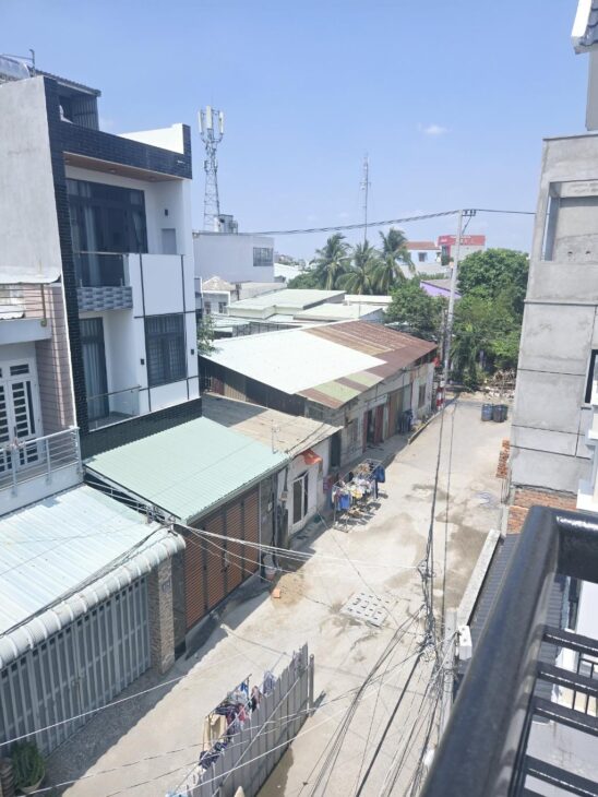 Bán nhà mặt phố Q.9, 54m2, 4.6 tỷ, 3 tầng, 4PN, 5WC, sổ đỏ