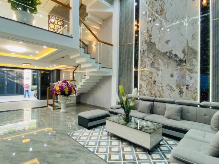 BÁN NHÀ GÒ VẤP- HẺM XE HƠI 5 TẦNG – NGANG KHỦNG 5M – 68M2 – GARA – CHỈ VIỆC XÁCH VALI VÀO Ở – 10.7