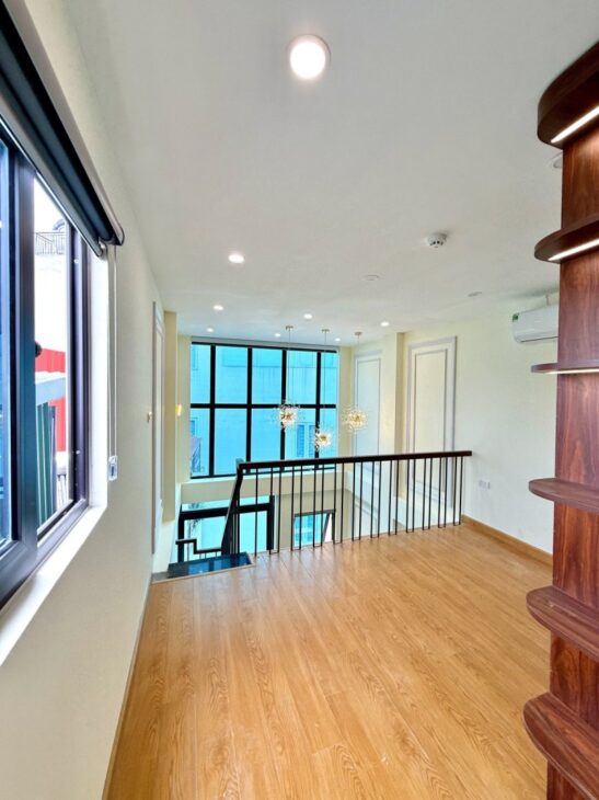 Oto đỗ cửa 7 tầng thang máy Lê duẩn, sau 1 nhà ra mặt phố, dòng tiền ổn định, chỉ 16, 5 tỷ