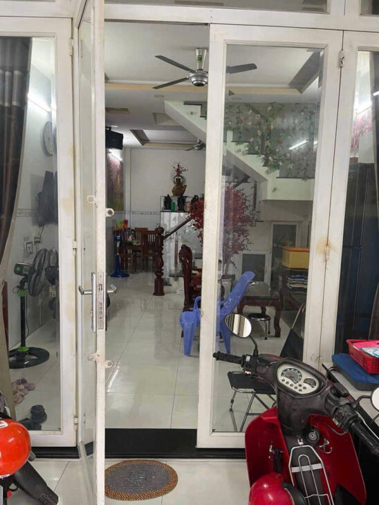 Bán nhà chợ Phạm Văn Hai, Tân Bình, gần Hoàng Văn Thụ, 3 tầng, 4.2×12, 8.x tỷ