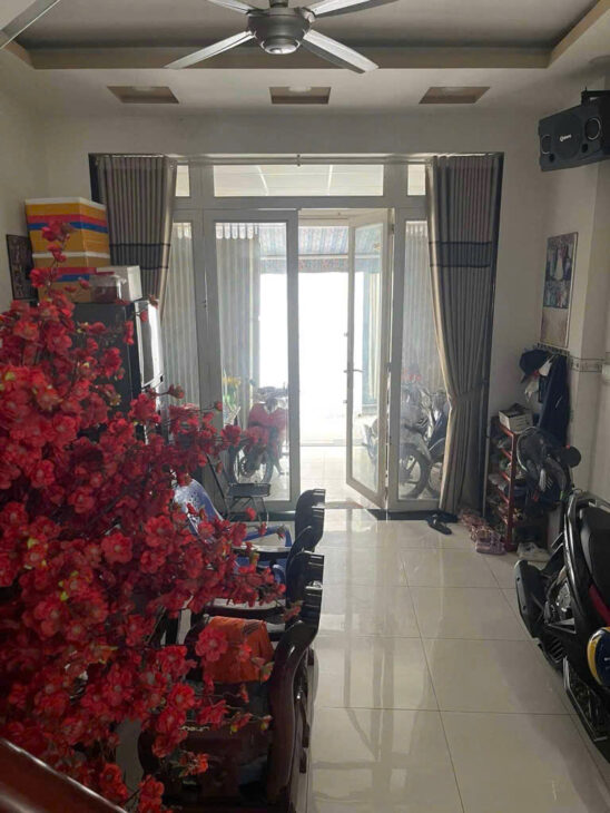 Bán nhà chợ Phạm Văn Hai, Tân Bình, gần Hoàng Văn Thụ, 3 tầng, 4.2×12, 8.x tỷ