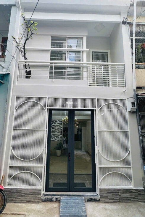 Bán nhà quận 10, Cách Mạng Tháng 8, 35m2, 2 tầng, hẻm xe hơi, 6.3 tỷ