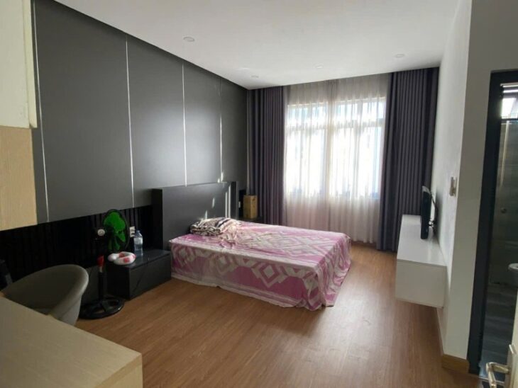 Bán nhà mặt phố Q.9, 112m², 4 tầng, 5PN, 13.9 tỷ, sổ hồng