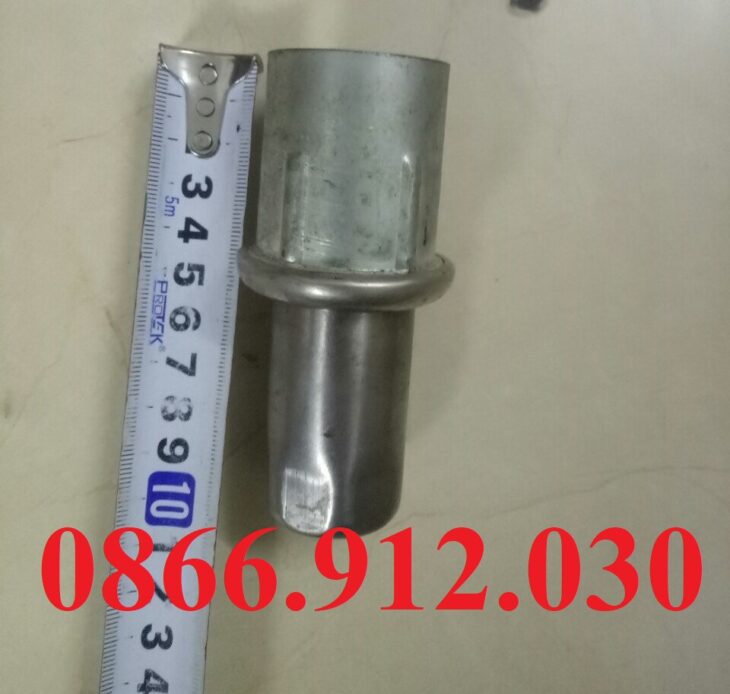 Chân tăng inox bọc nhựa vuông 40 bàn bếp công nghiệp