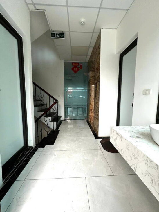 TRUNG TÂM CẦU GIẤY – KHU VIP CÁN BỘ – MẶT TIỀN KHỦNG – VỪA Ở VỪA KINH DOANH – Ô TÔ TRÁNH – 20M RA