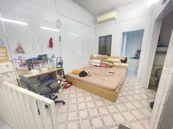 Nhà 4 tầng mặt ngõ kinh doanh phố Tây Sơn, Đống Đa, lô góc, gần phố, sổ vuông, 4.2 tỷ.