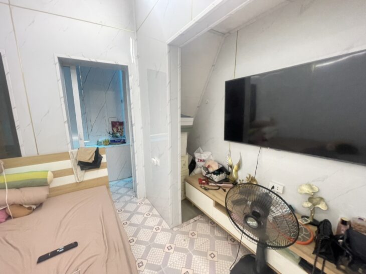 Nhà 4 tầng mặt ngõ kinh doanh phố Tây Sơn, Đống Đa, lô góc, gần phố, sổ vuông, 4.2 tỷ.