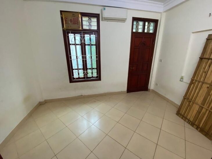 Bán nhà Cầu Giấy, oto tránh, 92 m2, mt4,5m, 4 tầng, chỉ 16.5 tỷ