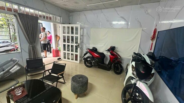 Bán nhà hẻm 64m2 full hồng 3PN, không lộ giới, không quy hoạch, giá đầu tư