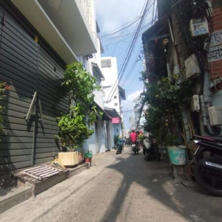 CẦN BÁN GẤP TRONG TUẦN, NHÀ DƯƠNG BÁ TRẠC P2Q8 DT: 57.8M2, 2 TẦNG, 4PN, 3WC. CHỈ 5.5 TỶ.