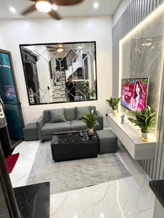 BÁN NHÀ TRUNG TÂM ĐỐNG ĐA 4 TẦNG FULL NỘI THẤ- T GẦN HỒ- THOÁNG SÁNG 3,5 TỶ