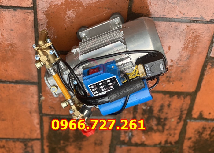 Máy phun thuốc, xịt rửa điều hòa cầm tay điều khiển từ xa Turbo TB1100