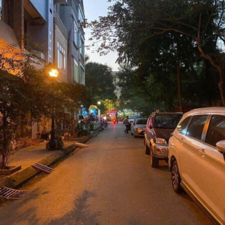 Bán nhanh nhà phố Nguyễn Khánh Toàn, Cầu Giấy, ở hoặc kinh doanh cực tốt, 62m, nhỉnh 13 tỷ