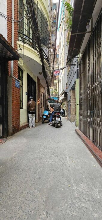 Bán nhà Trần Khát Chân 35m2 -4T gần phố-6N ba gác đua