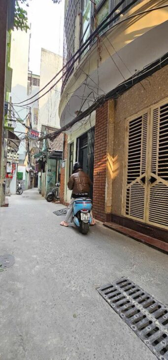 Bán nhà Trần Khát Chân 35m2 -4T gần phố-6N ba gác đua