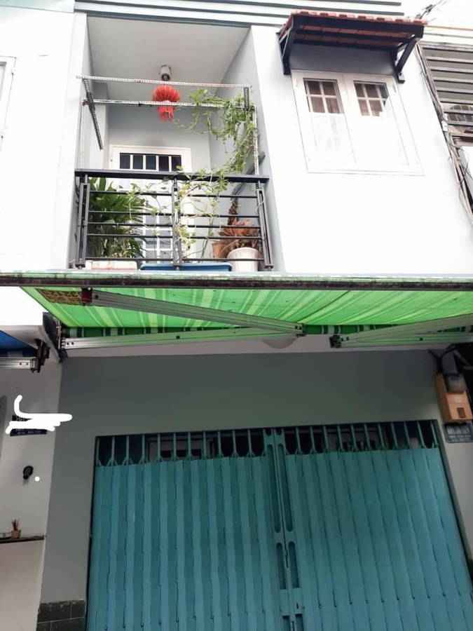 Nhà mới ở ngay, Hẻm xe hơi 4m ,CMT8 Quận 10 ,3 tầng, ngang 3,3 dài 9, giá dưới 5 tỷ tl, sổ hồng ,