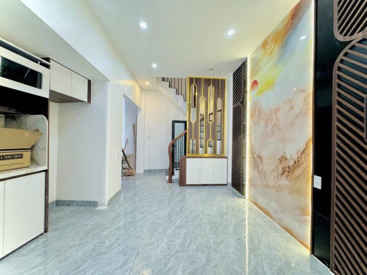 Nhà 4T khu Vĩnh Tuy -nhà mới -ở ngay 4T 40M- ngõ thông-cách ô tô 20M