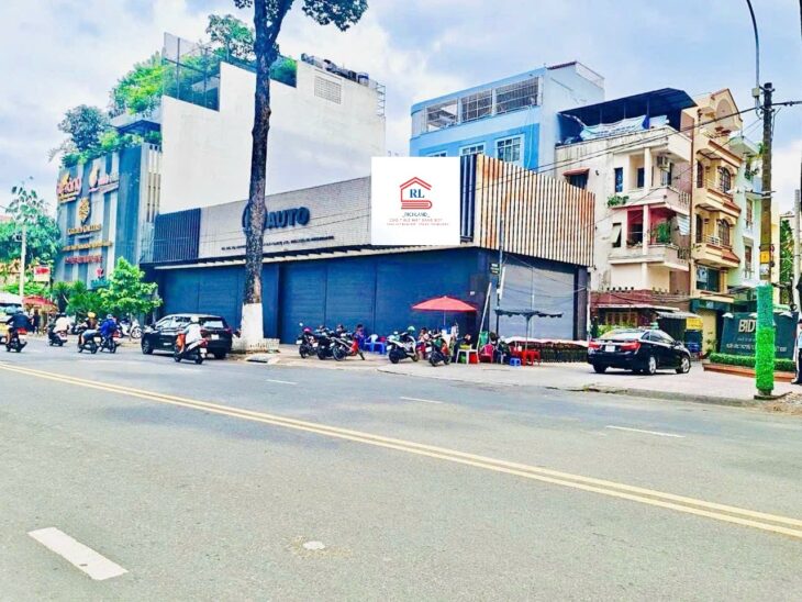 Cho Thuê Nhà GÓC 3 Mặt Tiền 265-267-269-271 An Dương Vương, Phường 03, Quận 5, TPHCM.