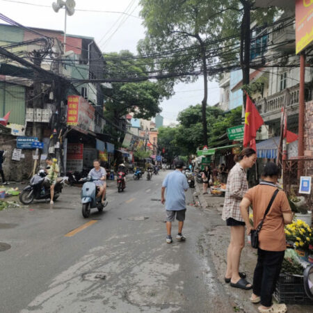 Bán gấp giá rẻ nhà ô tô, kinh doanh sầm uất 77m, 3 tầng, mặt tiền 5m, 8.5 tỷ Sóc Sơn.