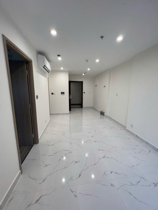 Chính chủ gửi bán gấp căn 2PN diện tích lớn GH, tầng vừa đẹp, view hồ bơi và vườn Nhật giá chỉ 3tỷ2