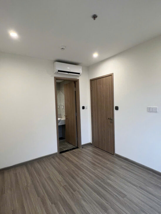 Chính chủ gửi bán gấp căn 2PN diện tích lớn GH, tầng vừa đẹp, view hồ bơi và vườn Nhật giá chỉ 3tỷ2