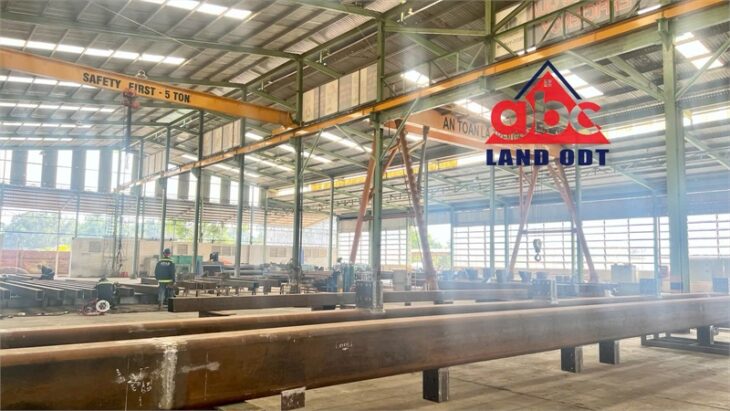 XT035 Sẵn xưởng trống kết cấu khung thép, có sẵn cầu trục hoạt động nhiều ngành nghề