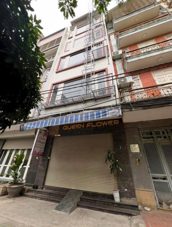 Bán Nhà MẠC THÁI TỔ – TRUNG KÍNH – PHÂN LÔ Vip – 2 MẶT NGÕ – Ô TÔ TRÁNH dừng đỗ vòng quanh. DT 80m