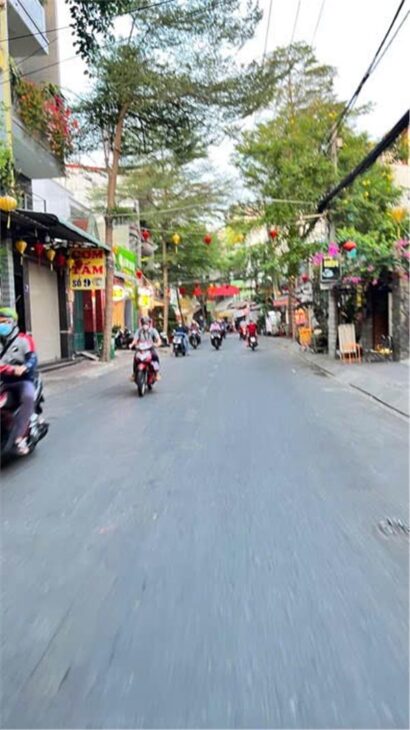 VỊ TRÍ ĐẸP, KẾT CẤU 5 Tầng CÓ HẦM – Giá Hot hơn 4ty xíu. VỊ TRÍ TRUNG TÂM – CHỦ GẤP BÁN