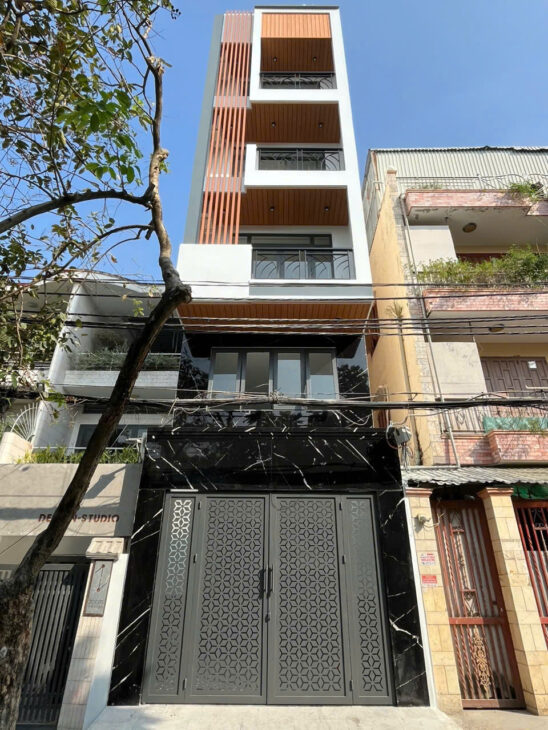 BÁN NHÀ 5 LẦU, MẶT TIỀN ĐƯỜNG SỐ PHƯỜNG TÂN QUY, QUẬN 7