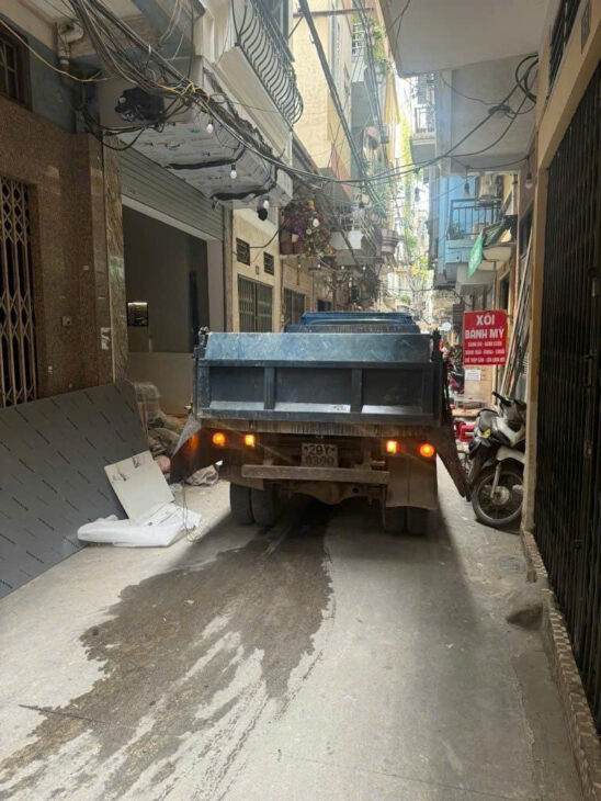 Phân lô ô tô qua nhà, mặt ngõ kinh doanh, Tây Sơn, Đống Đa, gần phố, ngõ thông, 32m x 5T, 8 tỷ