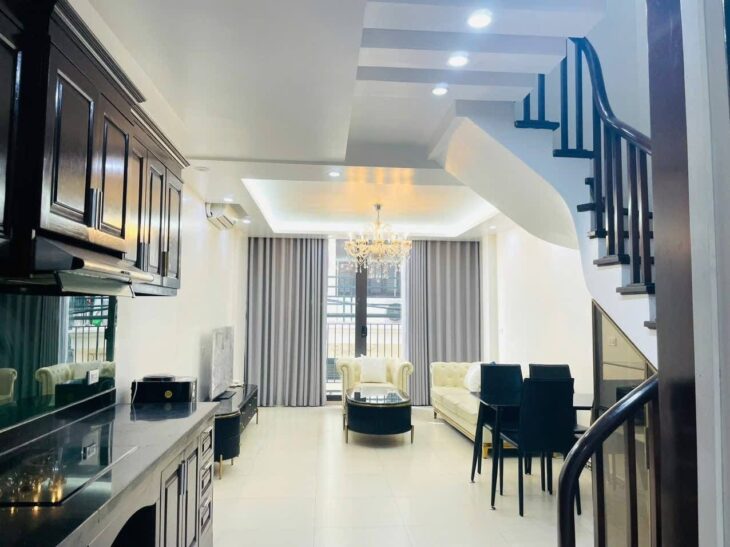 Bán nhà 5 tầng phố chợ Vạn Phúc, Hà Đông, Hà Nội. 35 m2, 5 tầng, ngõ thông, ô tô đô nhỉnh 6 tỷ