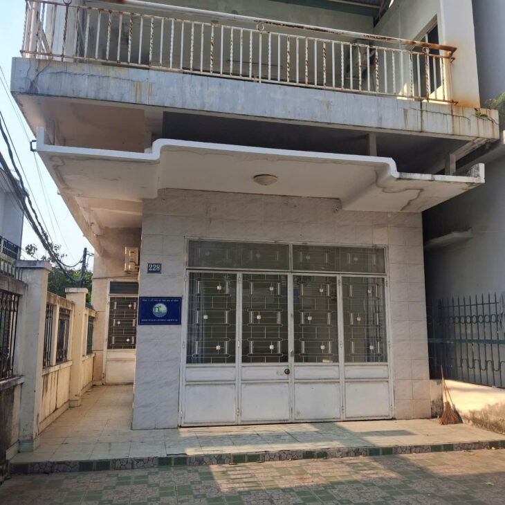 NHÀ 2TÂNG – ĐẤT RỘNG 202M2 NGANG 6.7M– GẦN BIỂN & SÁT BẾN XE GIÁ 13.5 TỶ